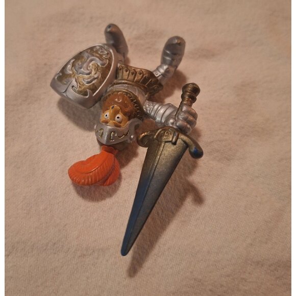 Keenway Medieval Knight Figure Silver Armor Orange PVC - Picture 6 of 12